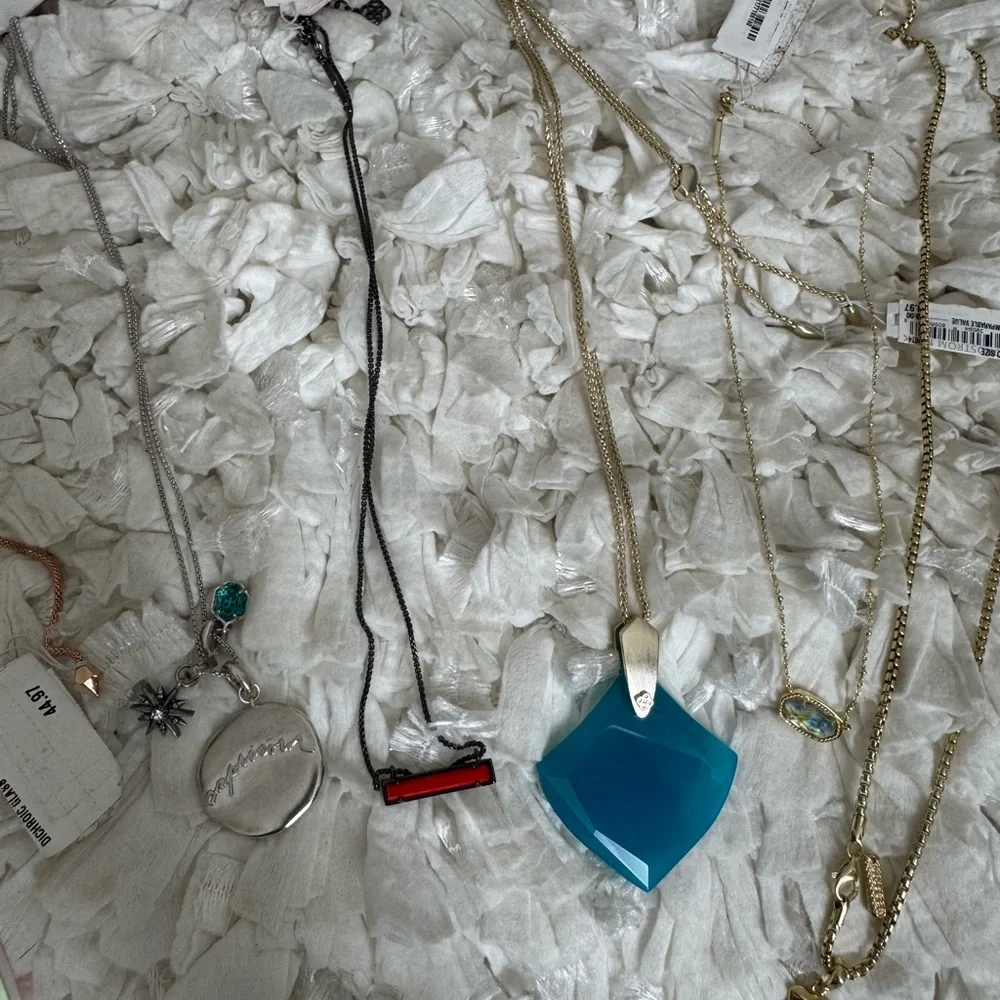 5 kendra Scott Neckalaces 1 Degs and Sal - Picture 5 of 7